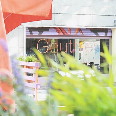 Restaurante Gouthier desde la plaza Sant Vicenç en Sarrià